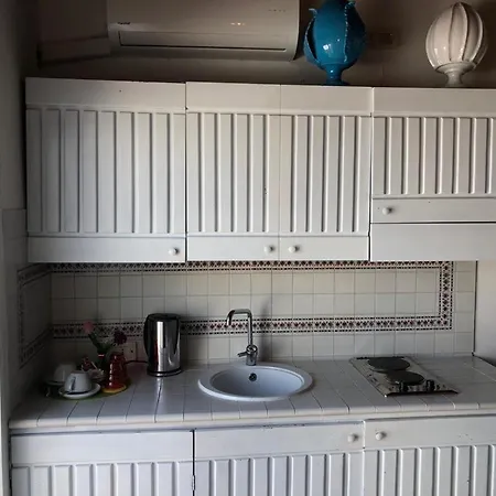 La Torretta Del Senatore 4* بولينيانو آ ماري